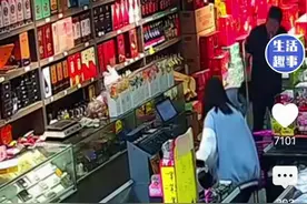 大哥救一名男孩，男孩带家人上门致谢，网友：方法应该在小学普及图片