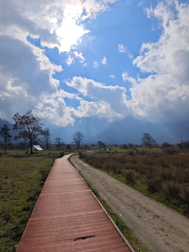 四川的这座小城简直太美了，我游了5大美景，来了根本不想回家。