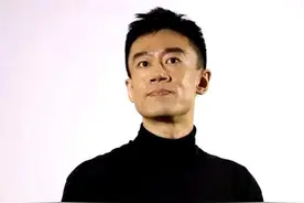 原来他就是李雪健的儿子，不靠父亲而是靠自己，名气还不小图片