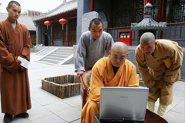 越扒越猛！释永信在少林寺有多爽，你根本想不到！难怪佛协再痛批