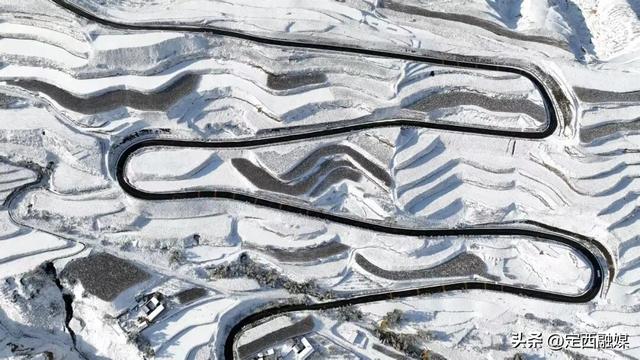 图说定西｜初雪映梯田