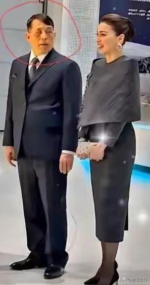 泰王不懂妻美！和苏提达王后参观北京航天城，本人状态表情很严肃
