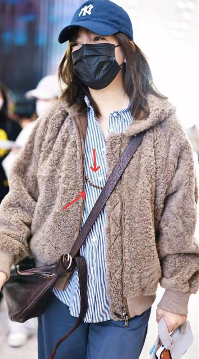 因胃癌去世传闻真相大白半年	，49岁赵薇近况曝光，琼瑶真没说错