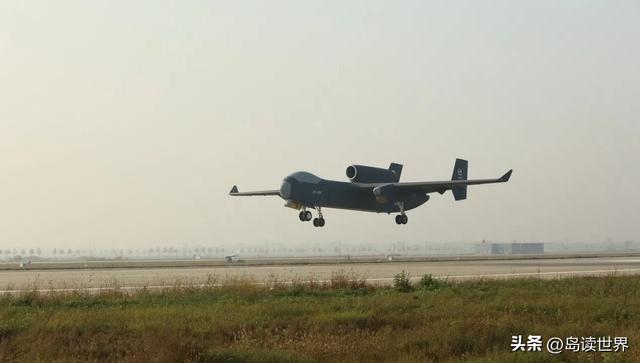 下午察：中国空中“航母	”“大蝙蝠”先后首飞的威慑