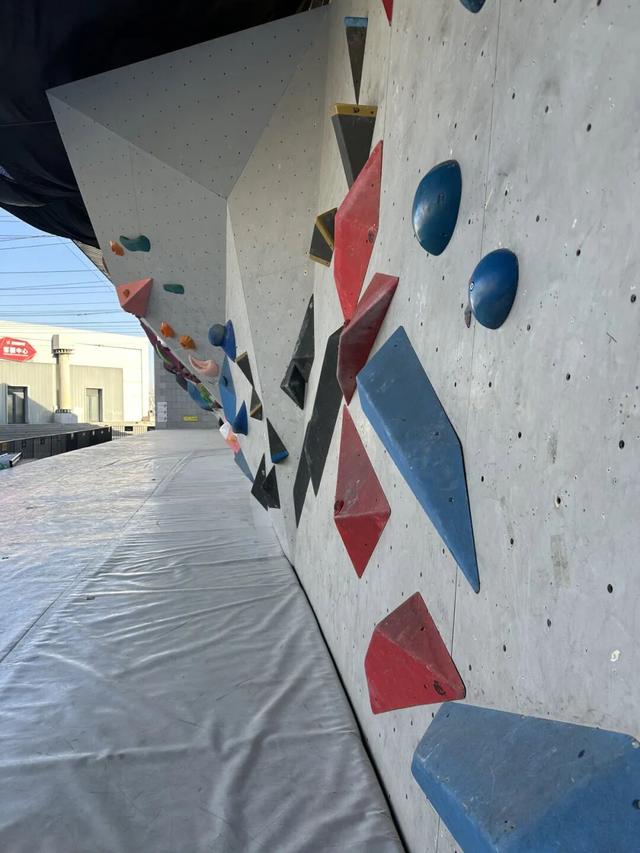 是时候去石景山首钢园燃烧你的卡路里了！