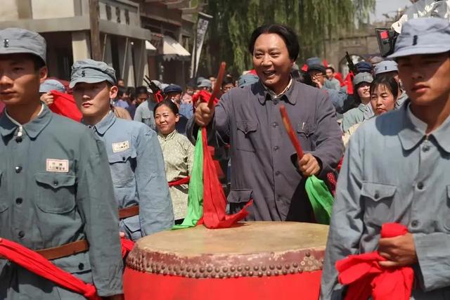 给“扮演毛主席”的10位演员排名：唐国强未进前5，古月仅排第2