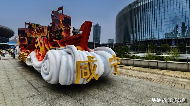 走进武汉国博中心，领略花车魅力