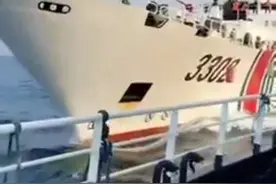 菲船试图侵闯黄岩岛领海，054A和海警船水炮驱离，今后可直接开火图片