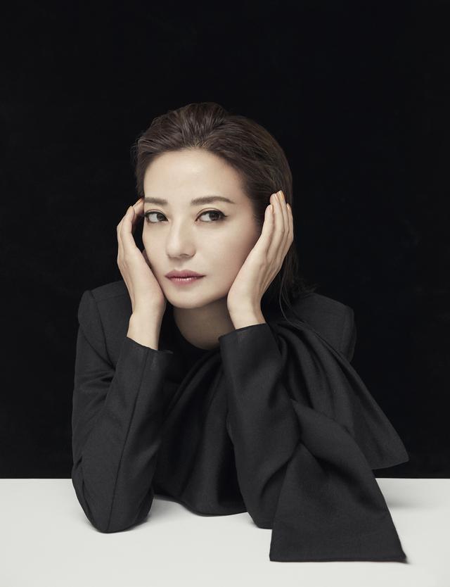 “封杀”4年后，49岁赵薇财力现状被扒，结果估计和你想得不一样