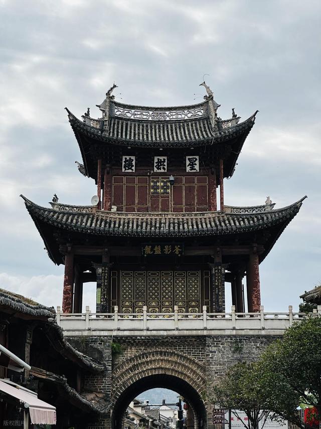 别只知道大理丽江！云南这6座古城，一个比一个惊喜，好吃又好逛