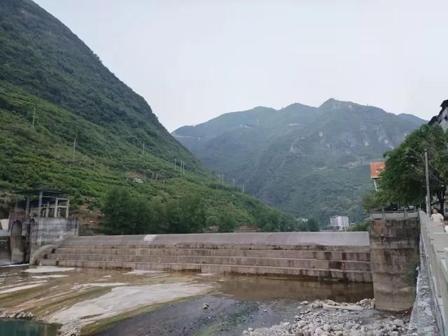 云阳沙沱，邻界巫溪