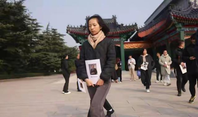 杨光宇赴八宝山送别父亲杨振宁！父亲走了，他仍会把翁帆当亲人