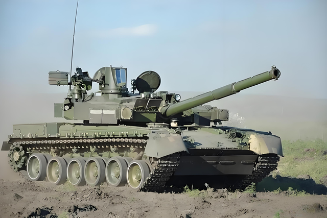 洪森父子已被泰国打服，不再强势，对出卖他信父女悔不当初