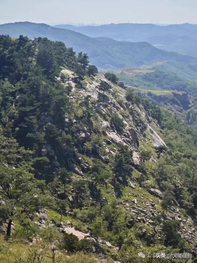 网友周末徒步走进了“桃花源”，这个地方属于临朐，山青水秀！