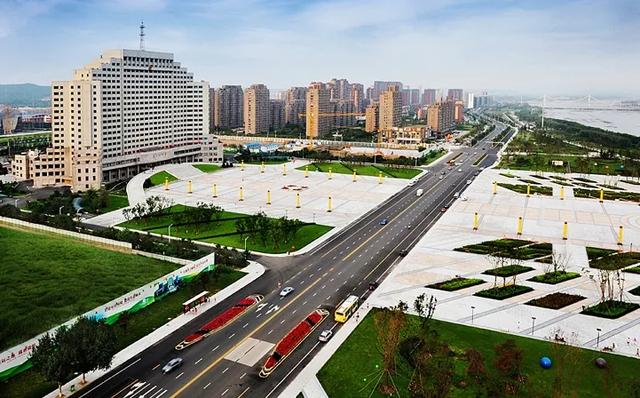 抚顺的历史回眸雷锋,辽宁辽D所属温带季风气候的煤都平原城市地