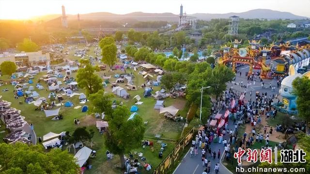 市两会聚焦｜媒体关注黄陂代表委员 热议“世界景区”建设