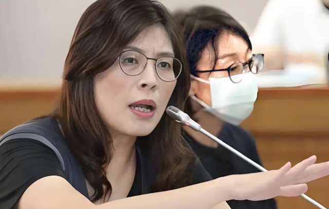 最后一场国民党主席辩论会，对于是否支持统一，郑丽文给出了答案