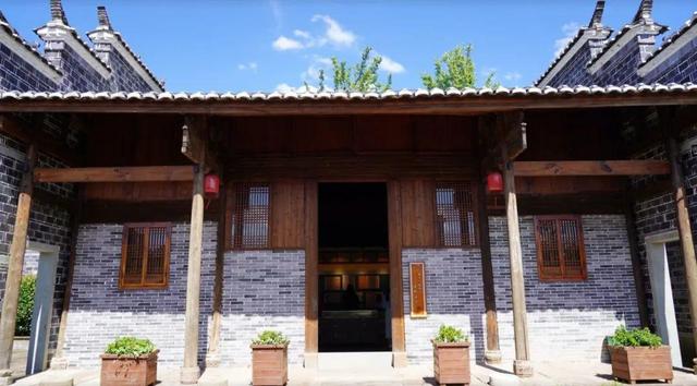 游在鹰潭｜学生搭子团秋季攻略！轻松玩转4大宝藏地「全球学子嘉游赣 奇绝鹰潭逍遥游」