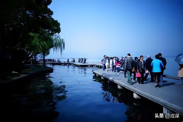 景区疯了？门票白送！这背后藏着年入千亿的狠招