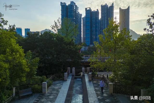 铜仁的最美公园在碧江区，尤其花果山旁，立体多层的绿道格外惊艳
