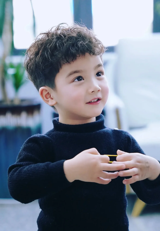 超全儿童帅气发型合集！萌娃国庆出游发型，快带孩子去剪一个