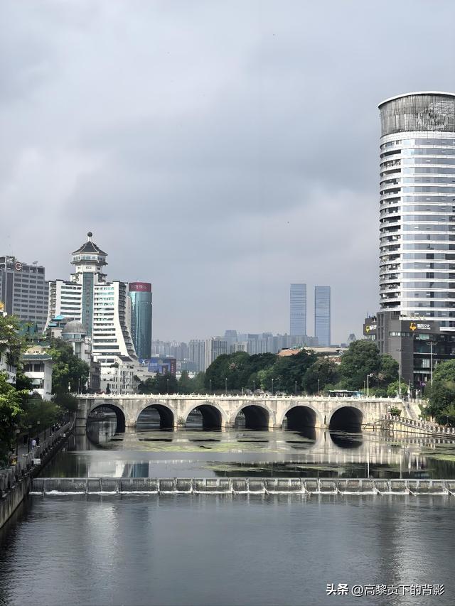 登临甲秀楼：一场穿越四百年的人文之旅