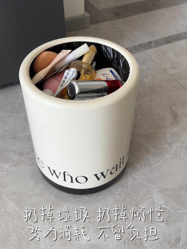 “客厅5不放，人顺家兴旺”，客厅不要放这5样东西，日子会过不顺
