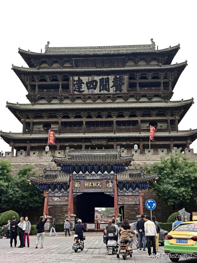 边靖楼，北“威震三关”，南“声闻四达”无门票