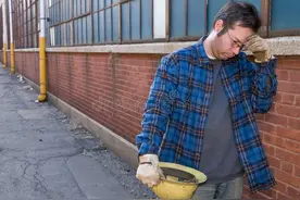 工人提前5年内退，退休工资会“缩水”多少？图片