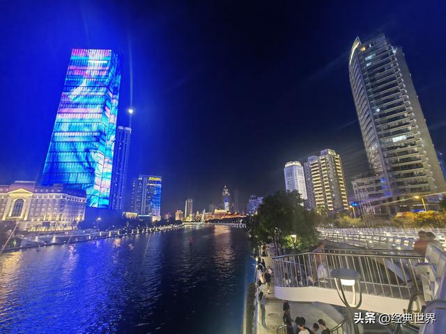 夜幕下的海河