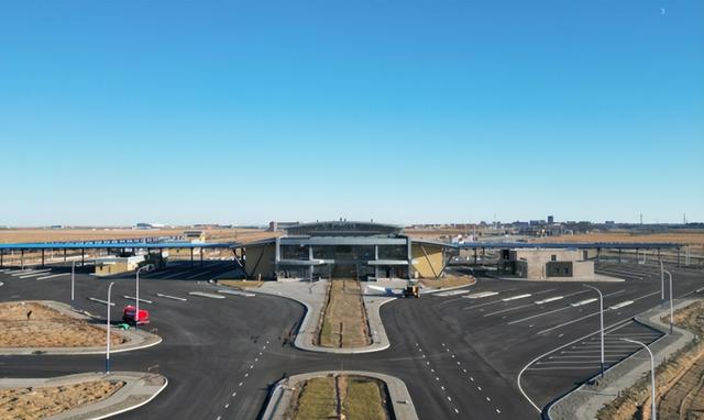 中蒙边境的蒙古国小城，吃中国饭，用中国电，幸福到原地转圈