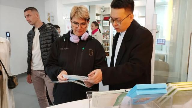 俄罗斯游客为啥喜欢来中国邮局？