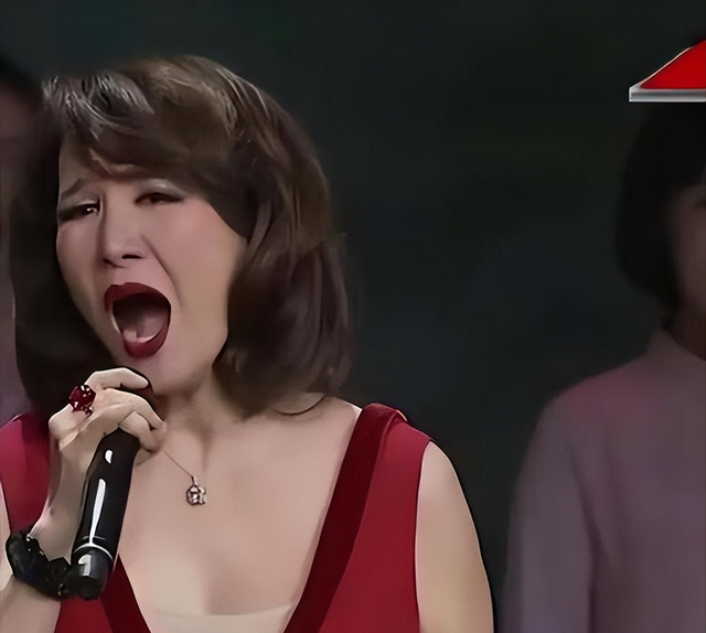 原来早已不是中国籍？事业巅峰远赴美国，被老外“玩腻”晚年回国