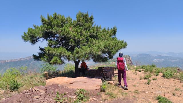 牛山寨-三帽山-三清观-金华寺-情人谷，28公里的穿越线，美哉险哉