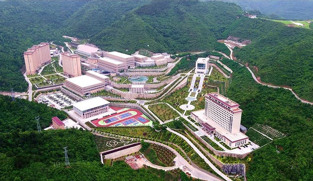 工业“伤疤”变文旅“富矿”：这些废弃矿山凭什么火出圈？