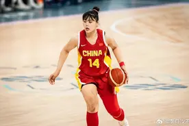 李月汝加盟土超豪门加拉塔萨雷女篮图片