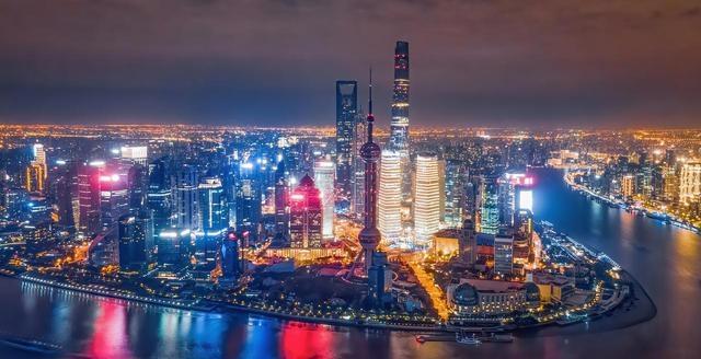 刚从上海回来，毫不夸张的说：未来最霸气的城市肯定是上海