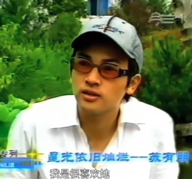 面相又变了！49岁赵薇广东吃饭，又老又瘦没架子	，却再无回头路走