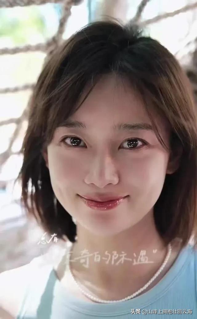 李七月周末北京遛娃，小宝贝可爱，母子喝奶茶好惬意