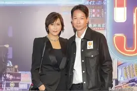 59岁刘嘉玲彻底放飞了！穿紧身瑜伽裤外面套短裤，这是什么新时尚图片