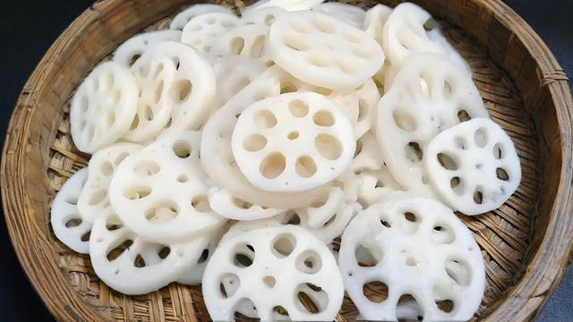 秋天少买黄瓜茄子，多吃5种“碱性菜”，清热润燥健脾胃，正当时