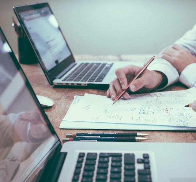 企业网站建设：价格、品牌与性价比的综合考量