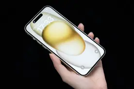 iOS突然更新！iPhone能刷门禁卡，果粉炸了图片