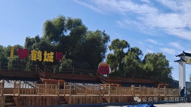 嫩江畔崛起欢乐新地标——金沙潮玩小镇 9 月 27 日盛大启幕