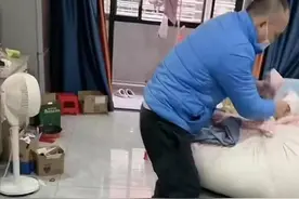 "富豪女租客退房留下惊人衣物堆，房东变废为宝赚取百元！"图片