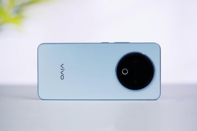 1399元！忽略这两个不足，vivo 新机值得入，8200 大电池是真的顶