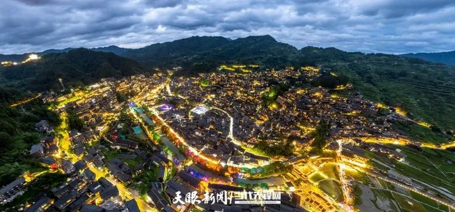 藏不住了，外籍游客扎堆来避暑，贵州究竟有啥吸引力？