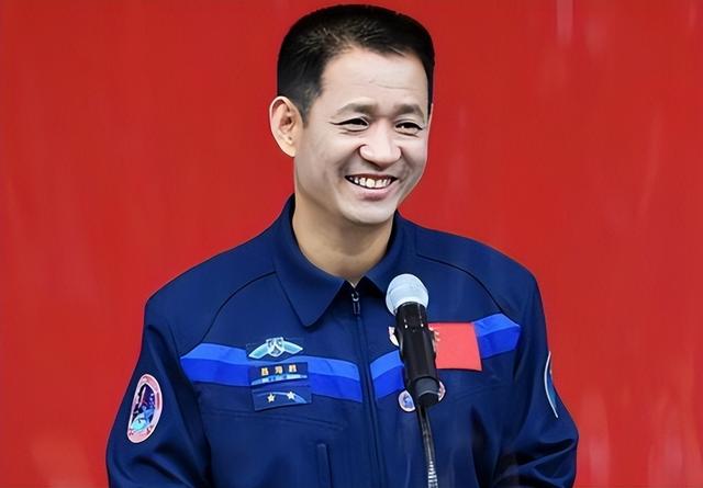 聂海胜妻子：在丈夫上太空前提出离婚，保密生活隐藏了多少辛酸？
