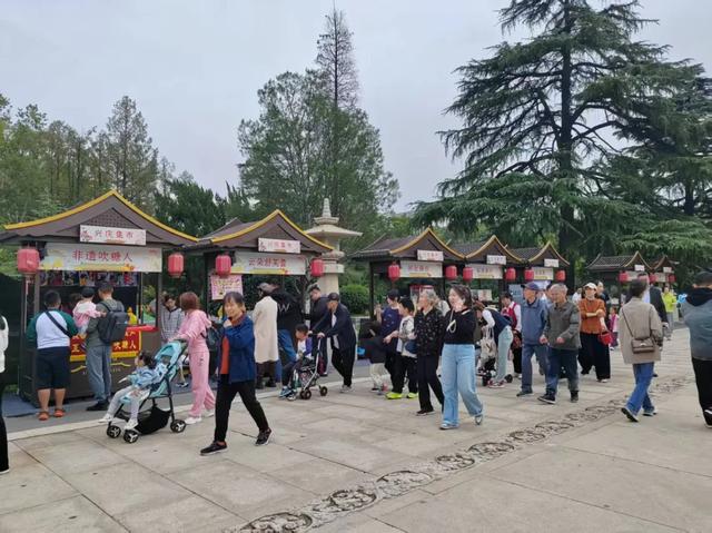 走，国庆假期到兴庆宫逛集市去~~