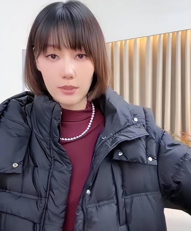 讨好大佬，陪睡上位	，遭央视“开除”，她身上的标签哪个才是真的